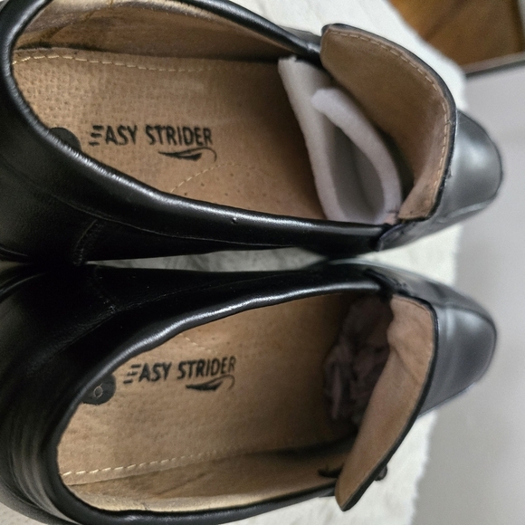 Men's Black Leather Loafers - Picture 5 of 6